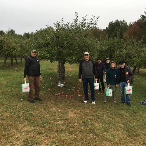 Apple Picking at Apple Acres Farm