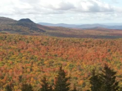 Hiking the two Sugarloaf Summits (Whitefield, NH)