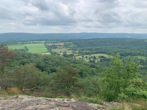 Scenic Appalachian Trail Day Hike, Pawling to Cat Rocks